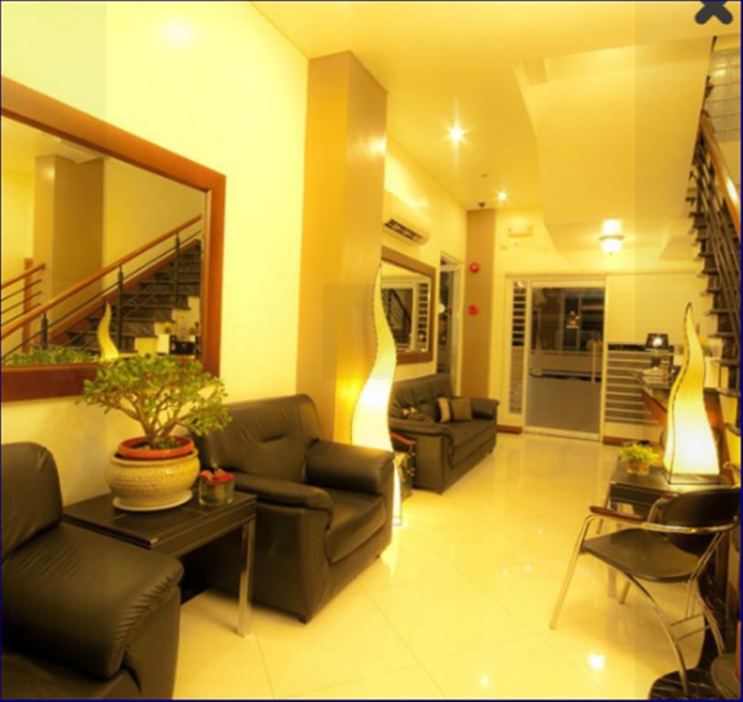 Avitel Hotel Makati City Exterior photo